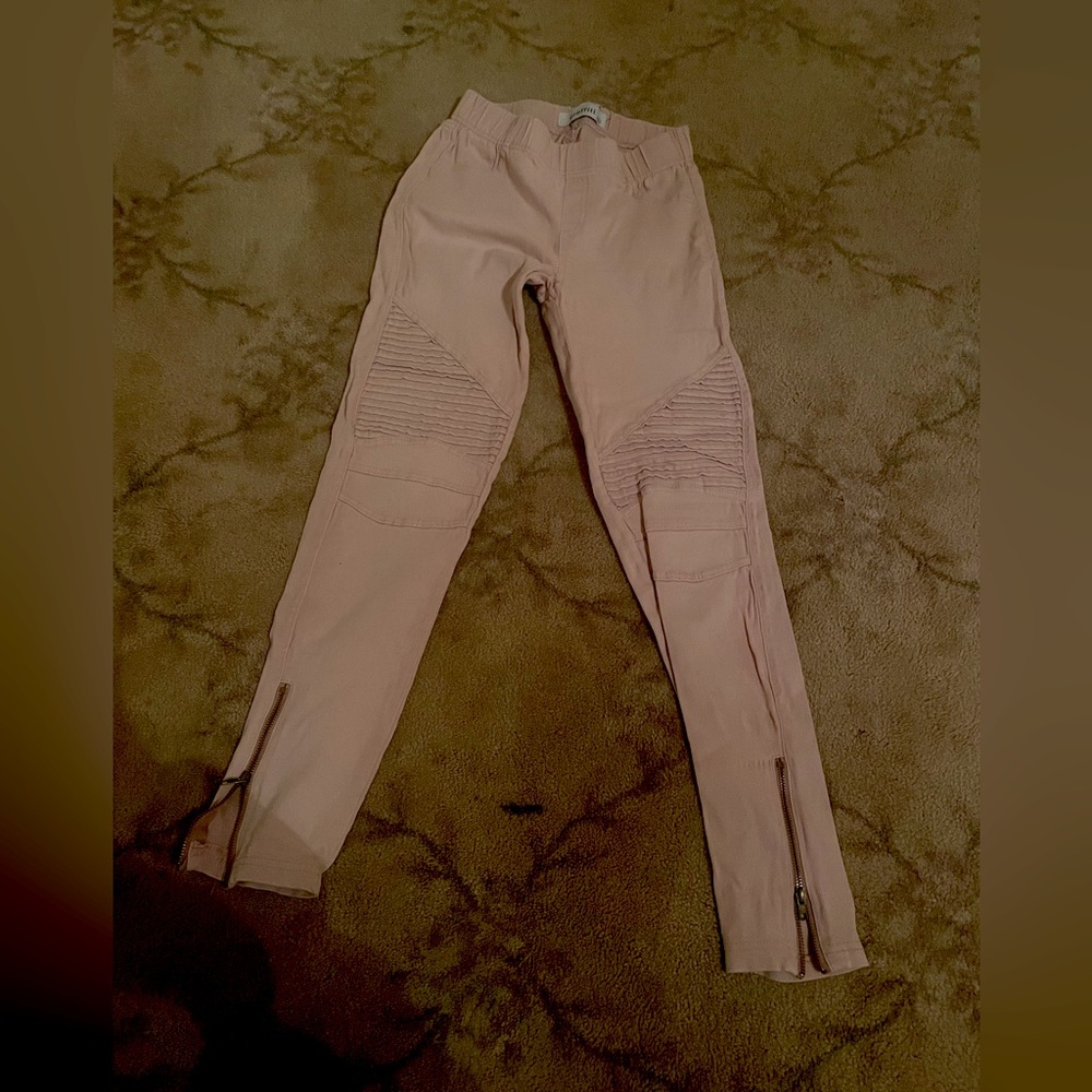 Skinny light pink jeans